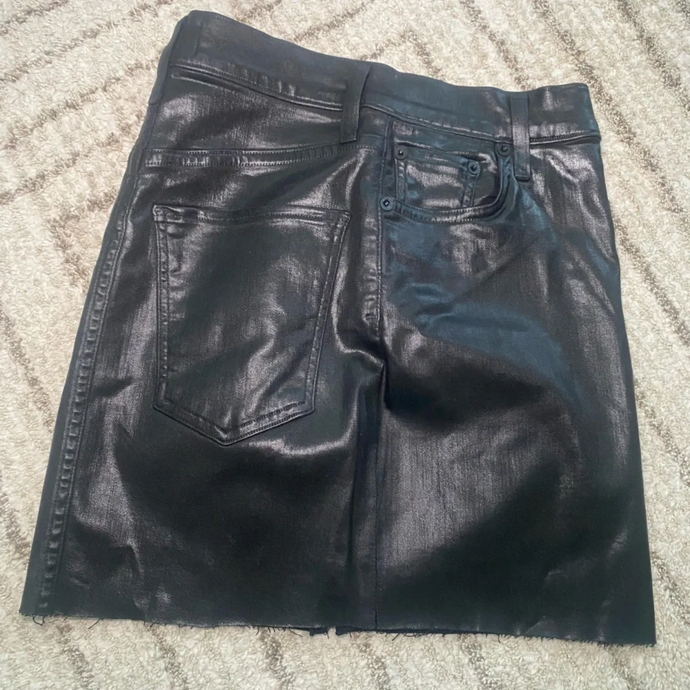 AGOLDE Black Coated Denim Mini Skirt Size 25 – Faux Leather Look